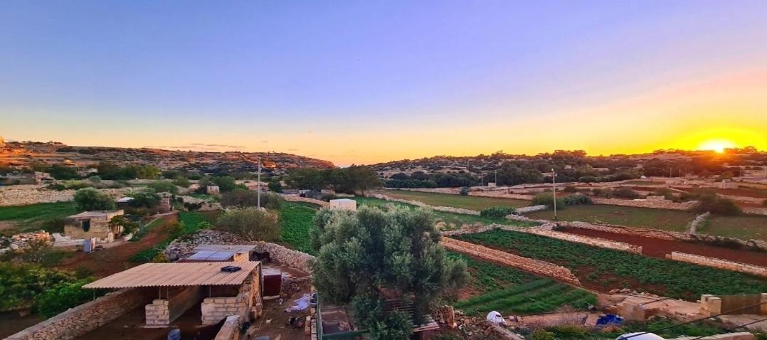 Valley View Qrendi Kültér fotó